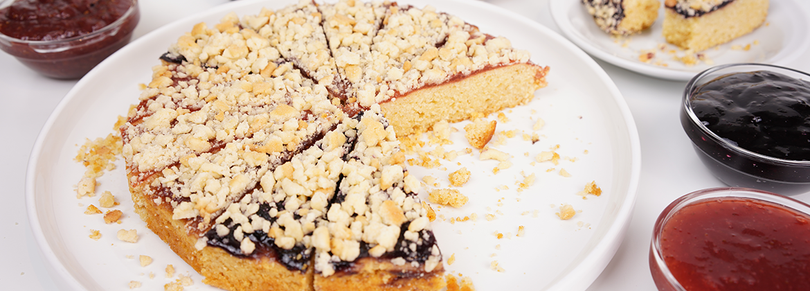 Almond Berries Crumble Cake